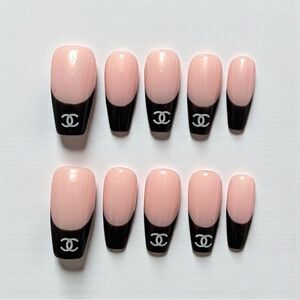 Custom Handmade Reusable Pink And Black Designer Press On Nails